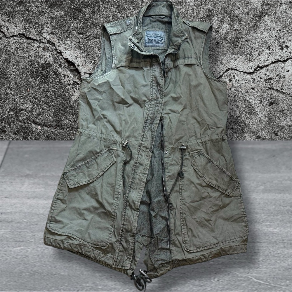 Levi's Olive Green Sleeveless Utility Vest • Preowned
